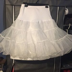 White crinoline